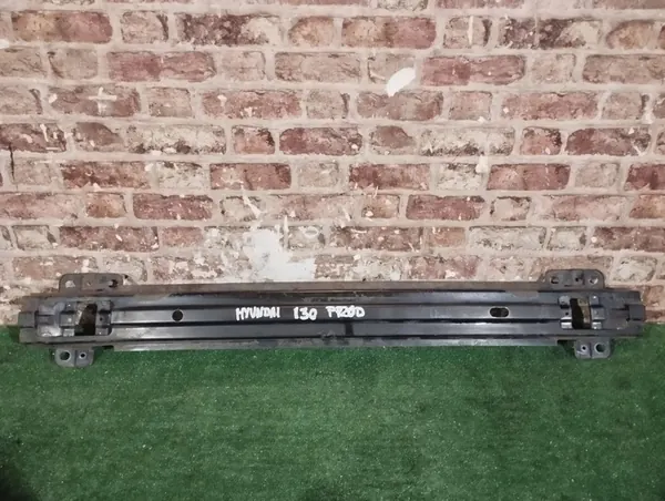 Etupuskuri Hyundai i30 image 2