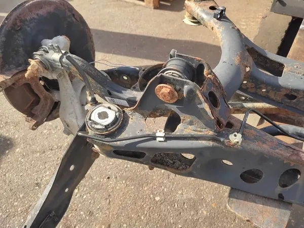 Traversa posteriore Volkswagen PASSAT B8 image 10