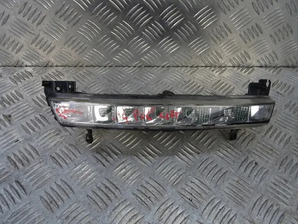 Citroen C4 Picasso LED TFL Links OEM 17785001 image 2
