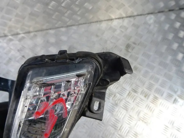 Citroen C4 Picasso LED TFL Links OEM 17785001 image 3