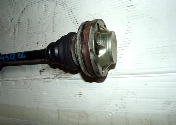 Drivaxel VW T4 2.5TDI 150HK Multivan image 3