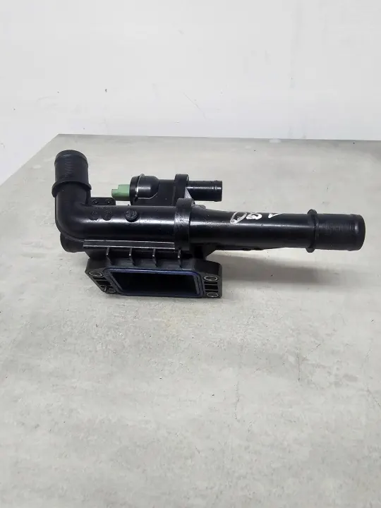 Ford Termostaatin Kotelo OEM 9670253780 - Käytetty image 3