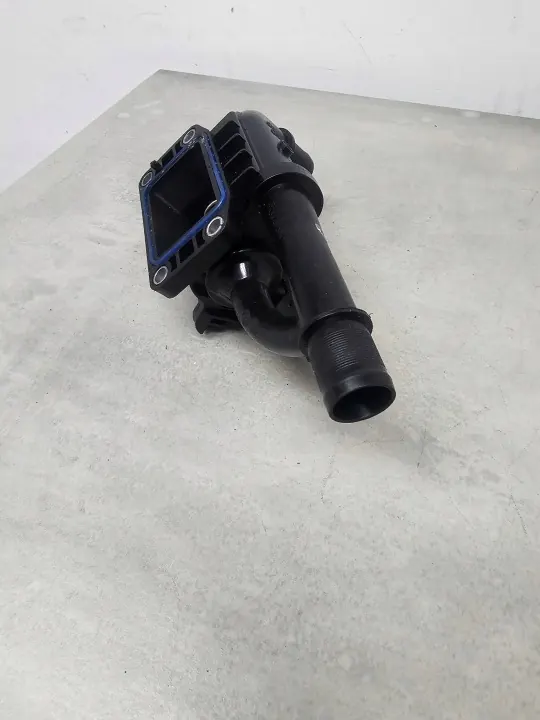 Ford Termostaatin Kotelo OEM 9670253780 - Käytetty image 6