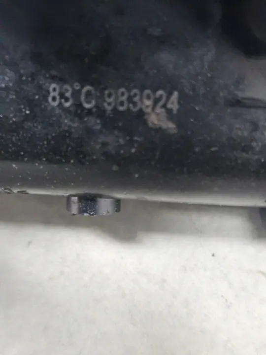Ford Termostaatin Kotelo OEM 9670253780 - Käytetty image 7
