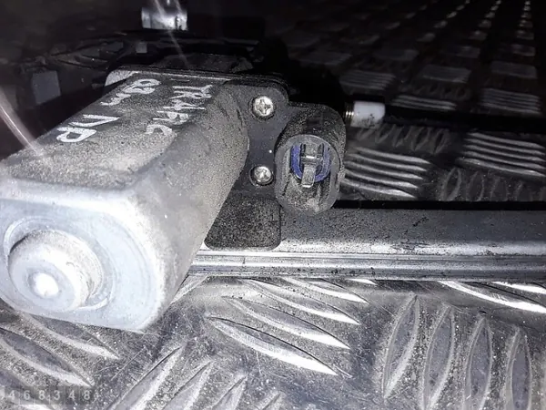 Régulateur de vitre Renault Trafic OEM AM-468348 image 3