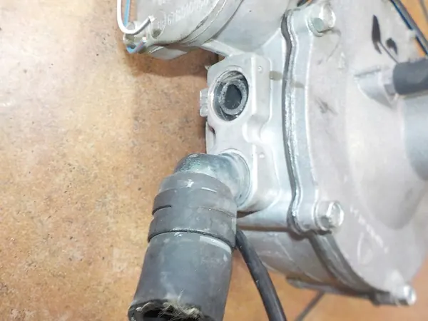 Réducteur de gaz Dacia Sandero III Stepway OEM 67R010056 image 3