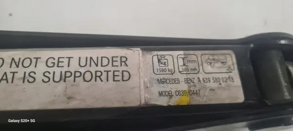Macaco Mercedes W447 Vito OEM 6395800218 - Usado image 3