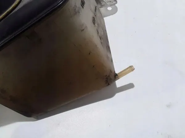 Réservoir de liquide de refroidissement OEM 55116874AD image 4