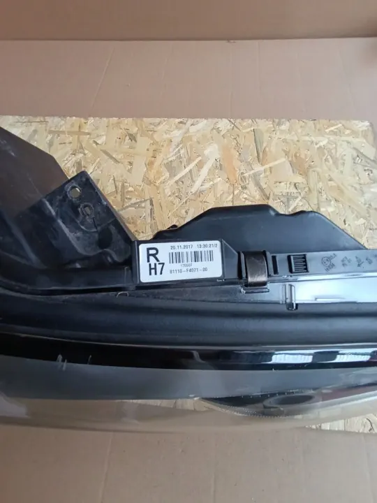 Faro derecho OEM MKJNBY64 para Toyota CHR 2016-2019 image 4