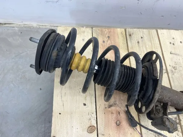 MAZDA 6 GJ 2.2 D Höger McPherson Dämpare OEM 01 image 3