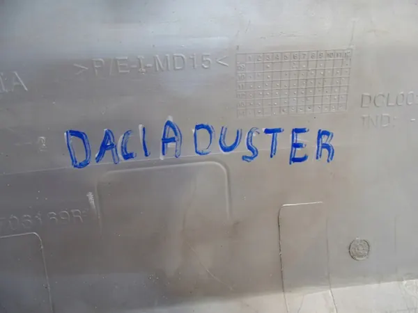 Bakspoiler Dacia Duster 10-17 OEM 850701407R image 3