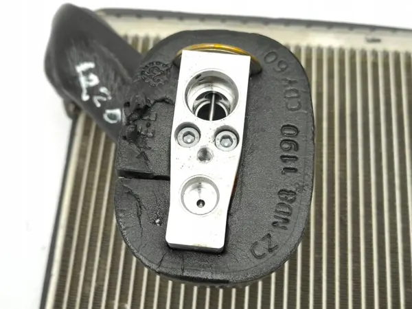 Núcleo de aquecimento A/C Skoda Octavia Mk4 OEM AMD179582 image 4