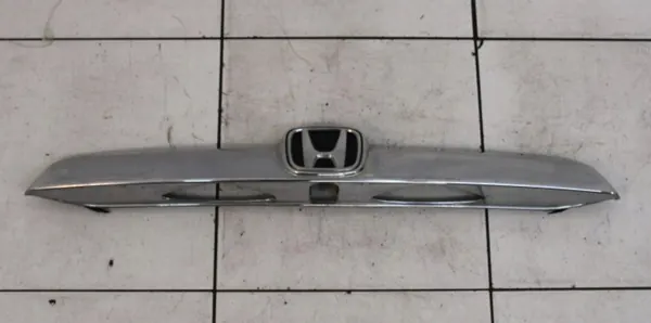 Honda CR-V III Heckklappenleiste OEM TBS27457 image 2
