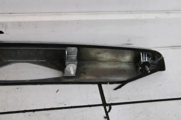Honda CR-V III Heckklappenleiste OEM TBS27457 image 8