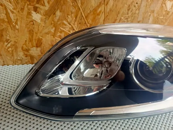 Vasen Etuvalaisin Volvo XC60 II Bi-Xenon 31420249 image 2