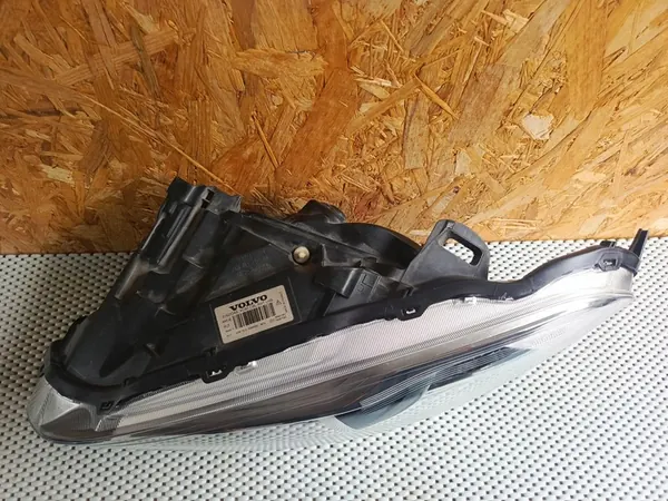 Vasen Etuvalaisin Volvo XC60 II Bi-Xenon 31420249 image 4