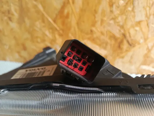 Vasen Etuvalaisin Volvo XC60 II Bi-Xenon 31420249 image 8