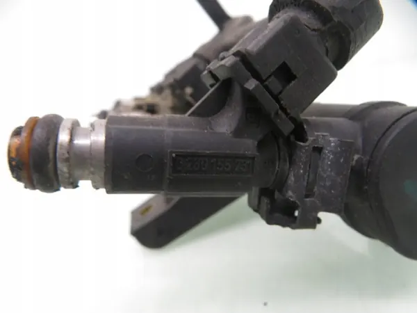 Riel de inyección Peugeot 206 1.1 8V OEM 9625194080C image 3