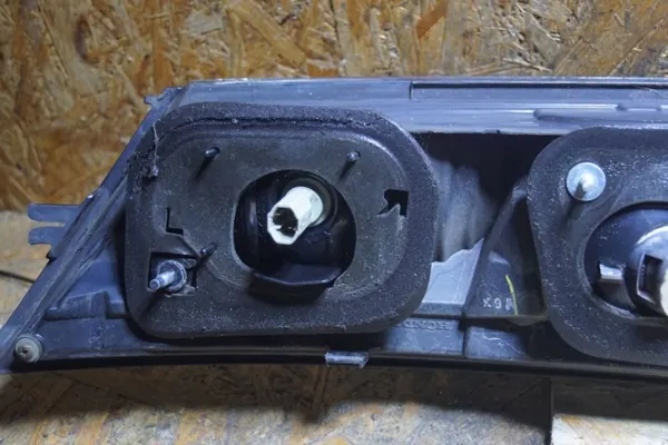 Honda OEM 132-16721 Faixa do Porta-Malas image 8