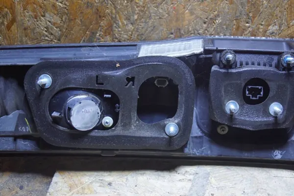 Honda OEM 132-16721 Faixa do Porta-Malas image 9