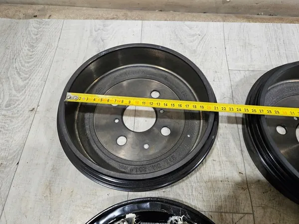 TOYOTA AYGO X Komplettsatz Hintere Bremsen und Schuhe OEM image 5