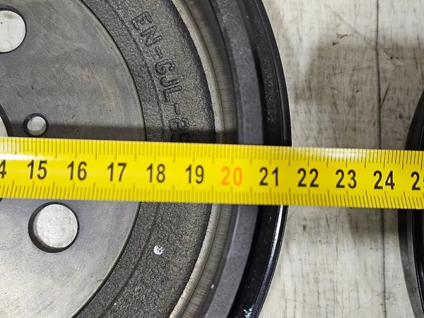 TOYOTA AYGO X Komplettsatz Hintere Bremsen und Schuhe OEM image 6