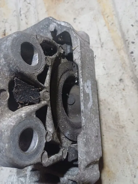 Soporte de motor Ford 7M51-6F012-YB image 2