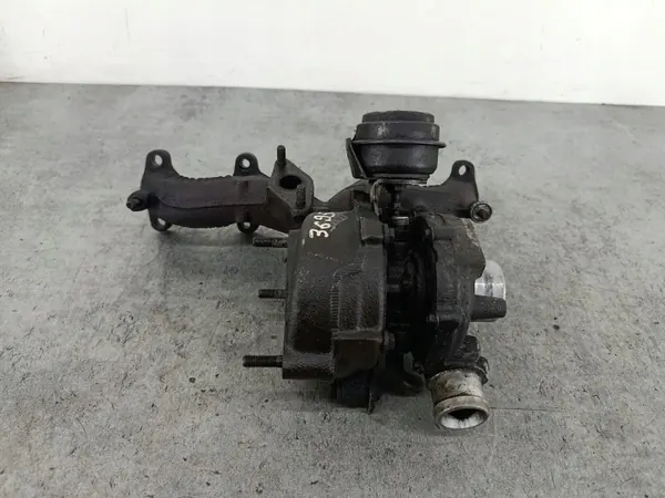 Turbo con colector usado OEM 028145702R image 2