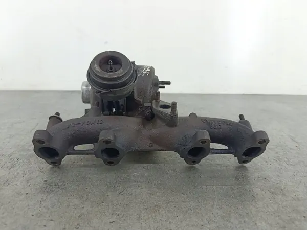 Turbo con colector usado OEM 028145702R image 3
