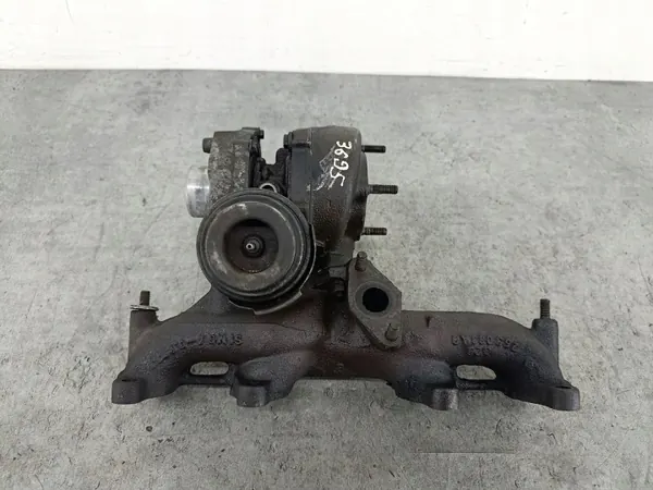 Turbo con colector usado OEM 028145702R image 4