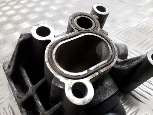 Suporte bomba direção Audi A4 B9 OEM 059121071DE image 4