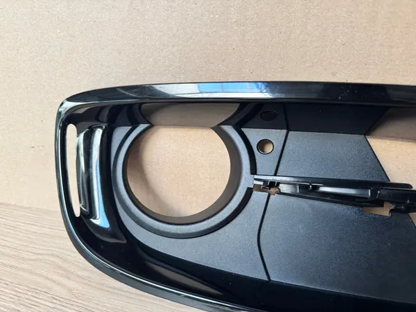 Griglia faro antinebbia destro BMW 3 F30 F31 OEM image 2