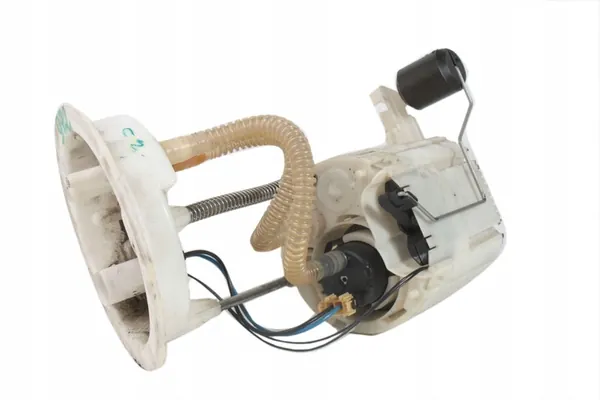 BMW F20 F21 F30 F31 F32 F34 F36 N47 Polttoainepumppu 7243972 image 3