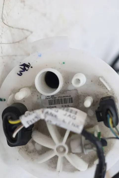 Bomba de Combustível Jaguar F-TYPE X152 image 3