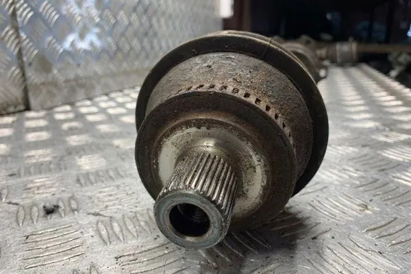 Höger framaxel VW PASSAT VARIANT B5 2.5L diesel OEM image 3