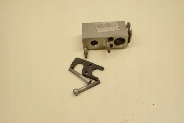 Soupape de détente climatisation Ford OE AP3119849 Fiesta MK7 image 8