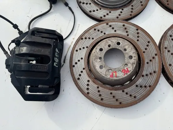 BMW E63 M6 E60 M5 Bromsok & Skivor Set image 3