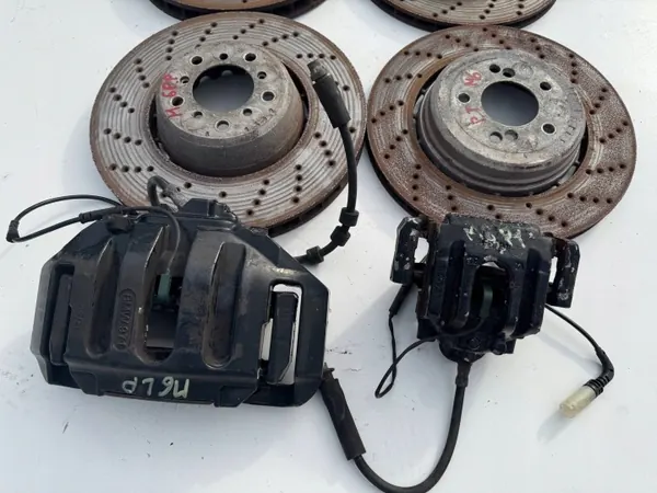 BMW E63 M6 E60 M5 Bromsok & Skivor Set image 7