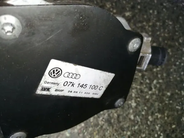 Pompe à vide OEM 07K145100C pour VW Passat B7 2.5L image 3