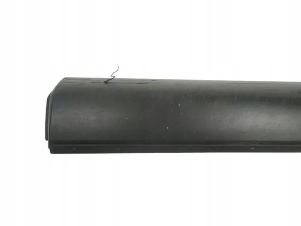 DS 3 Crossback Linker Achterdeurlijst OEM 9820808180 image 3
