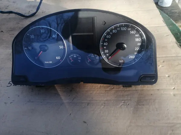 Compteur VW Golf V 2.0 TDI OEM 1K0920860F image 2