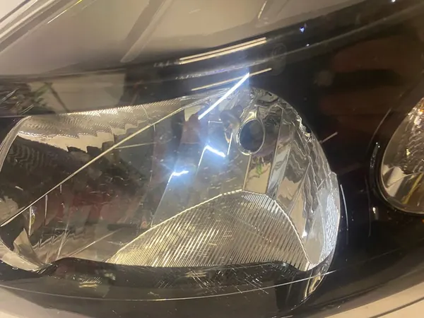 Dacia Sandero I Stepway Vasemman Etuvalon OEM 260602914R image 3