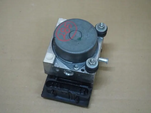 Bomba ABS OEM 476604621R para Dacia Sandero I 1.4 8V image 3