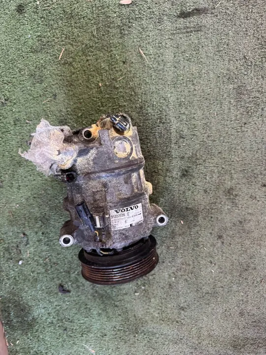 VOLVO V60 I 2.0 D Ilmastointikompressori 2010- OEM 258697 image 3