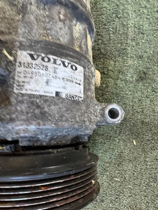 VOLVO V60 I 2.0 D Ilmastointikompressori 2010- OEM 258697 image 4