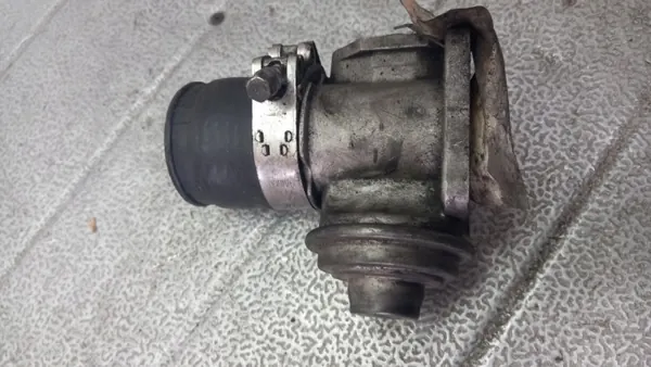 Soupape EGR OEM 01 pour Opel Omega - Occasion image 2