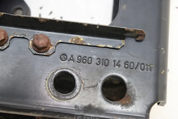 Base de montage cabine OEM 1234567 Mercedes Actros MP4 image 5