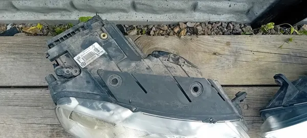 VW Passat B6 Etuvalot Vasen Oikea Xenon image 3