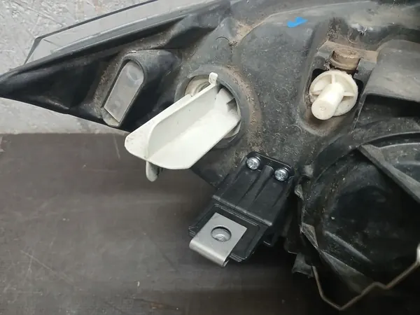 Farol Dianteiro Esquerdo BMW 1 E87 Xenon OEM 7181289-06 image 2