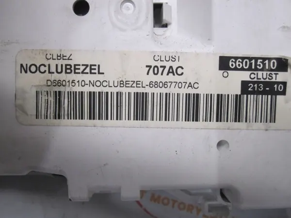 Jeep Patriot 2.4L Mittaristo OEM 05172709AC image 9